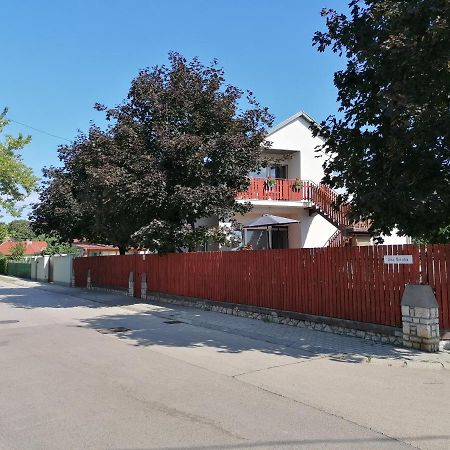 Mimi Vendeghaz Apartment Siofok Exterior photo