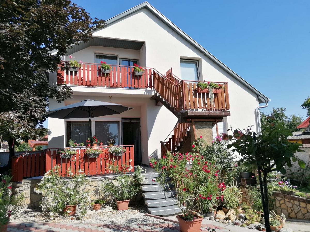 Mimi Vendeghaz Apartment Siofok Exterior photo